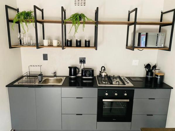 46 On Allcock Guest Apartment & Luxury Room Pretoria-Noord 外观 照片